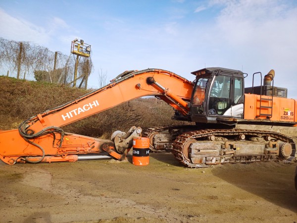 Hitachi ZX520