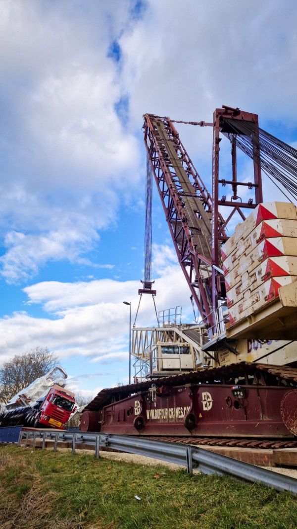 Levage d&#039;une chaudière de 135 tonnes